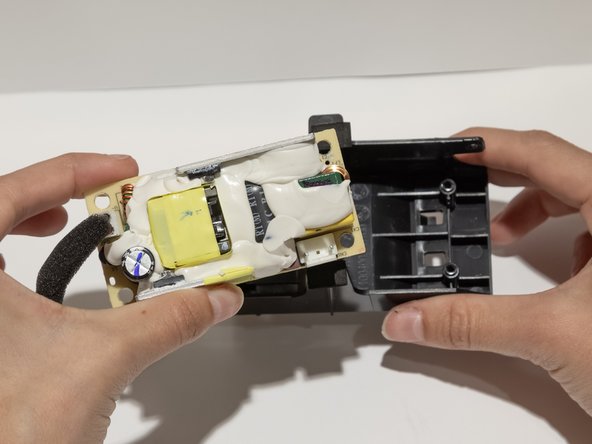 Marshall Uxbridge Power Relay Replacement: crwdns2935265:06crwdnd2935265:02crwdnd2935265:02crwdne2935265:0