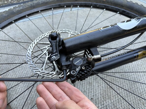 Fox32 Mountain Bike Front Air Suspension Fork Seal and Oil Replacement: étape 3, image 2 de 3