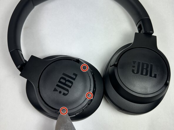 JBL Tune 760NC Partially Remove the Motherboard (No Wire Removal), Motherboard: crwdns2935265:01crwdnd2935265:02crwdnd2935265:03crwdne2935265:0