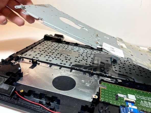 HP 15-ay114cy Keyboard Replacement, Remove the Panel: crwdns2935265:017crwdnd2935265:02crwdnd2935265:03crwdne2935265:0