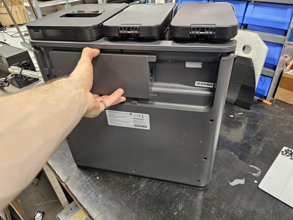 S7 MaxV Ultra dock: Suction fan replacement, Remove the back cover.: crwdns2935265:02crwdnd2935265:02crwdnd2935265:03crwdne2935265:0