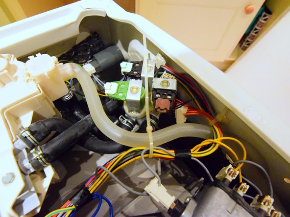 AEG Lavamat L14850 washer dryer Inlet valve Replacement, Locate the valve: crwdns2935265:04crwdnd2935265:02crwdnd2935265:03crwdne2935265:0