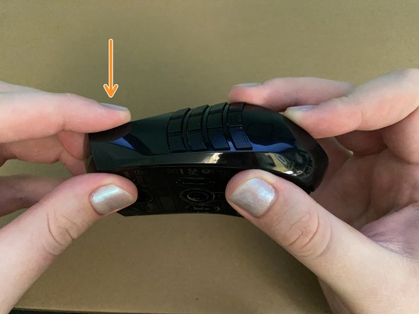 Razer Naga Epic Mouse Initial Disassembly, (Re-assembly) Re-attach numpad to bottom panel (Part 2): crwdns2935265:011crwdnd2935265:02crwdnd2935265:02crwdne2935265:0