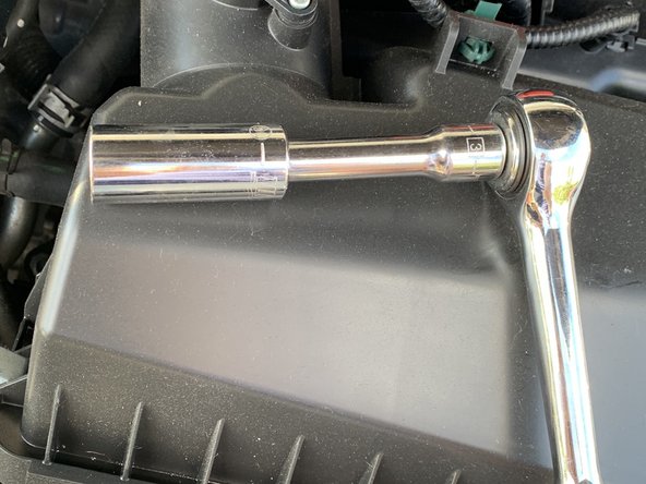 2019 Honda Civic Spark Plugs Replacement: passo 4, immagine 2 di 3