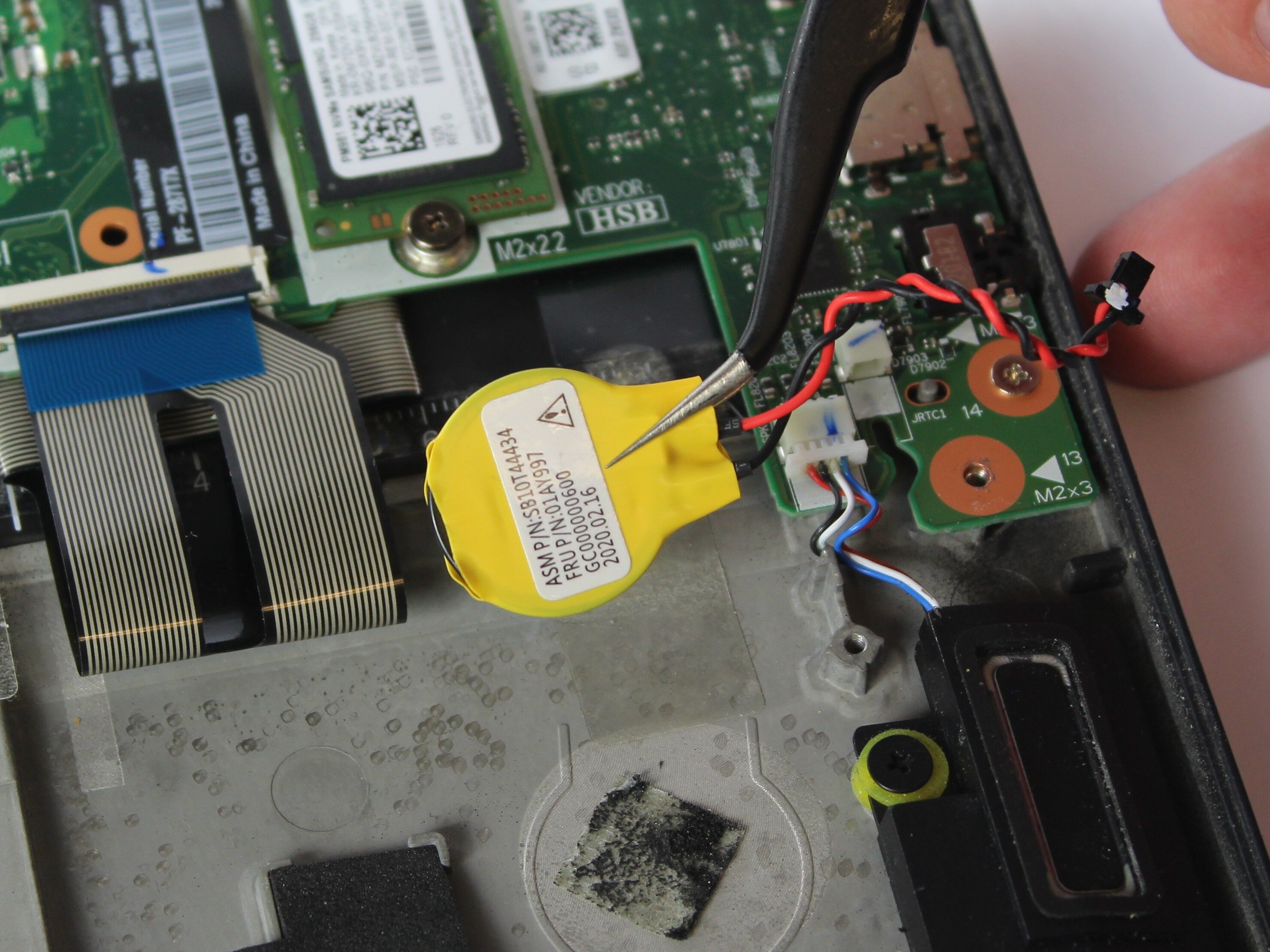Lenovo ThinkPad T14s Gen 1のCMOSバッテリー交換 - iFixit 修理ガイド