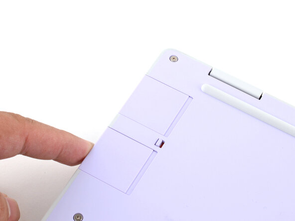 How to Install and Remove Expansion Cards, Install an Expansion Card: paso 2, imagen 3 de 3