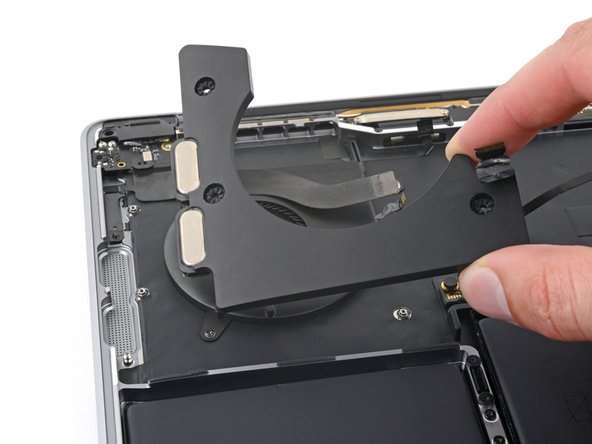 MacBook Pro 13" 2022 (M2) Headphone Jack Replacement, Remove the left speaker: Schritt 33, Bild 2 von 2