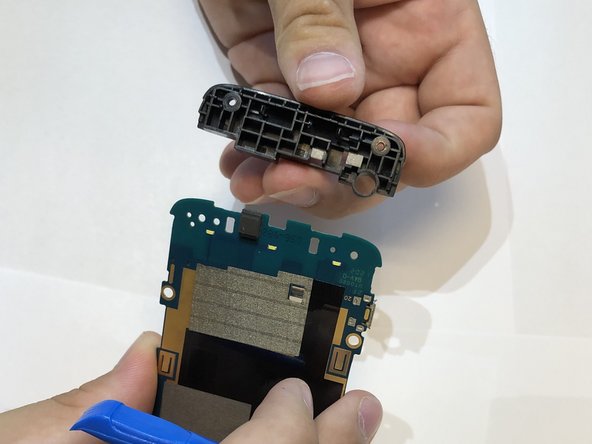 HTC Trophy Motherboard Replacement: stap 0, afbeelding 3 van 3