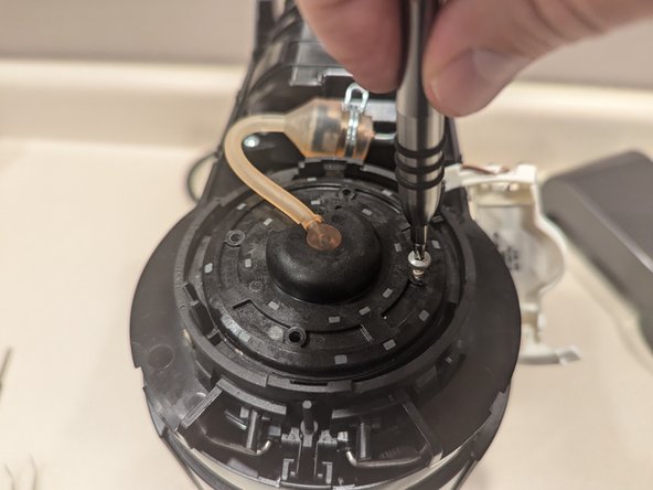 Nespresso Vertuo Evoluo Bearing Replacement, Steamer cover and steam tube: crwdns2935265:016crwdnd2935265:03crwdnd2935265:03crwdne2935265:0