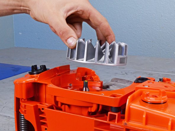 Echo Chain Saw CS590 2019 Ignition Assembly Replacement, Remove the flywheel: crwdns2935265:026crwdnd2935265:03crwdnd2935265:03crwdne2935265:0