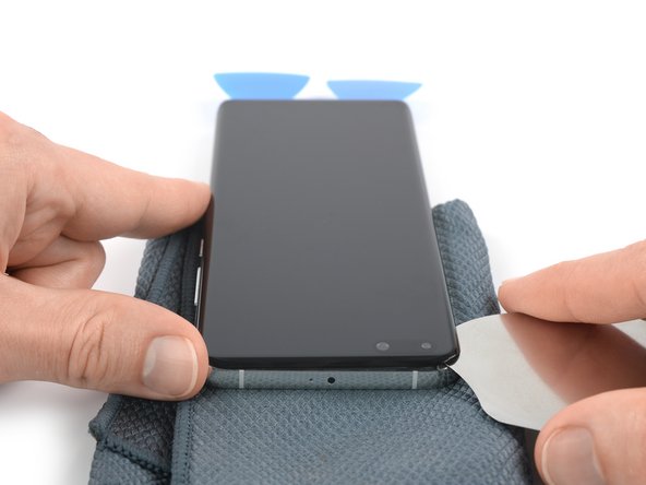 Huawei P40 Pro Screen Replacement: step 28, image 3 of 3