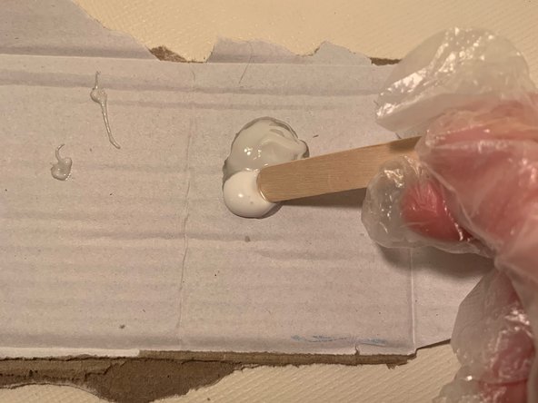 Comment réparer un éclat dans le sol d'une douche ou d'une baignoire: étape 4, image 1 de 2