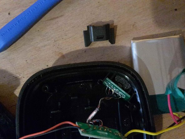 How to fix a broken cable on Marshall Major II Bluetooth, Ease access to the button board: step 10, image 2 of 2