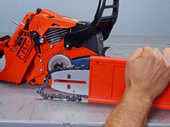 Echo Chain Saw CS590 2019 Ignition Assembly Replacement, Remove the guide bar: crwdns2935265:010crwdnd2935265:03crwdnd2935265:03crwdne2935265:0