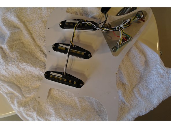 Squier Strat Guitar Pickups Replacement: crwdns2935265:03crwdnd2935265:03crwdnd2935265:03crwdne2935265:0