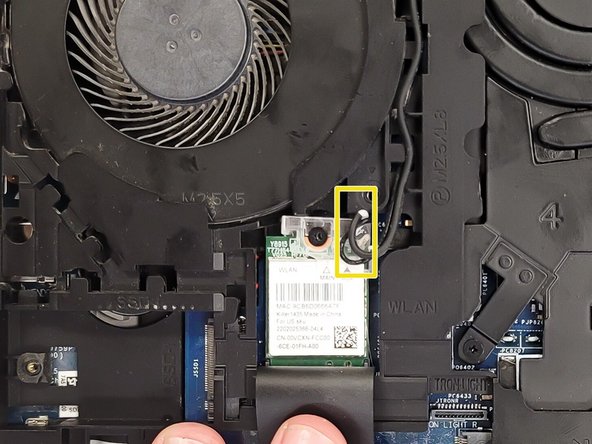 Dell Alienware 15 R3 Wi-Fi Card Replacement, Wi-Fi Card: adım 6, 3 resimden 3.