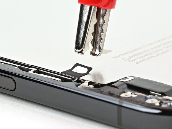 iPhone Air Battery Replacement, Disconnect the VoltClip: crwdns2935265:027crwdnd2935265:03crwdnd2935265:03crwdne2935265:0