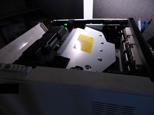 Replace Kyocera FS-1010 sponge rubber, Remove top cover: crwdns2935265:04crwdnd2935265:03crwdnd2935265:03crwdne2935265:0