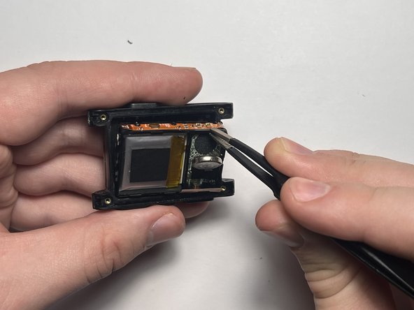 Pebble battery Replacement, Remove internals: 6 단계, 이미지 3개 중 2개