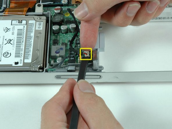 PowerBook G4 Aluminum 12" 1-1.5 GHz Display Data Cable Replacement: crwdns2935265:027crwdnd2935265:01crwdnd2935265:01crwdne2935265:0