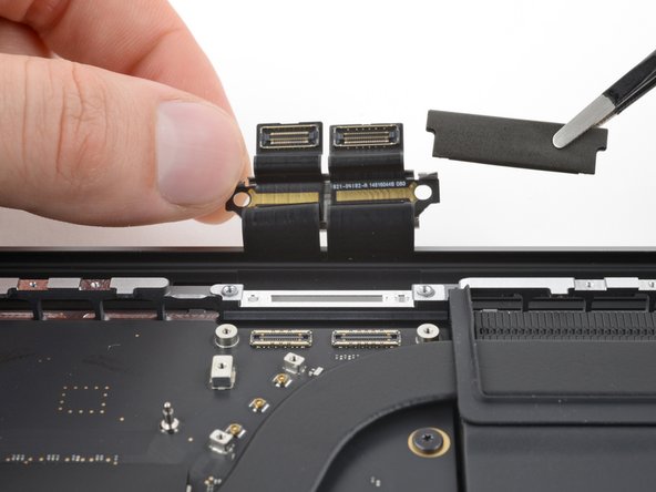 MacBook Pro 14" Late 2023 (M3) Screen Replacement, Free the right screen-cable bracket: crwdns2935265:031crwdnd2935265:02crwdnd2935265:02crwdne2935265:0