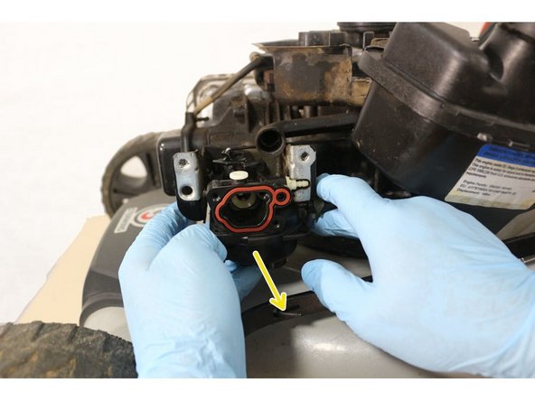 Changer le carburateur de la tondeuse 460BSP500E-3, Extraction du bloc réservoir avec carburateur: stap 0, afbeelding 2 van 3