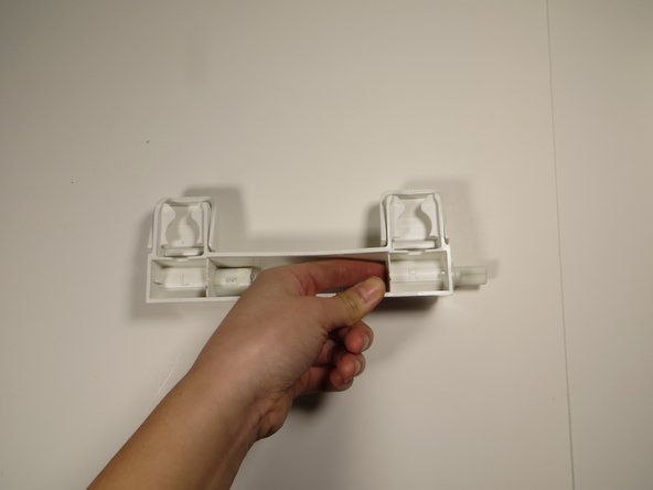 How to Fix Wobbly Toilet Seat Hinges: crwdns2935265:04crwdnd2935265:03crwdnd2935265:03crwdne2935265:0