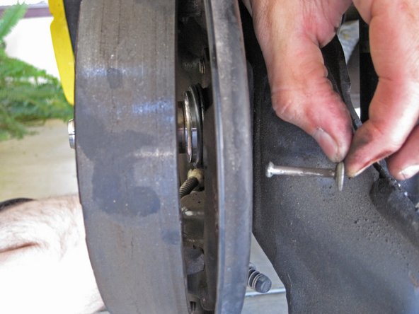 2005-2007 Ford Focus Brake Shoes Replacement: passo 6, imagem 2 %32