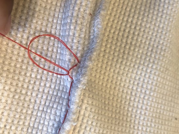 How to Hand Stitch a Ripped Seam: crwdns2935265:09crwdnd2935265:02crwdnd2935265:03crwdne2935265:0