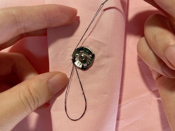 How to Sew On A Press Stud: crwdns2935265:010crwdnd2935265:02crwdnd2935265:03crwdne2935265:0