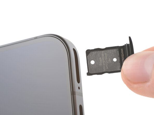 Google Pixel 9 SIM Card Tray Replacement, Remove the SIM card tray: stap 0, afbeelding 3 van 3