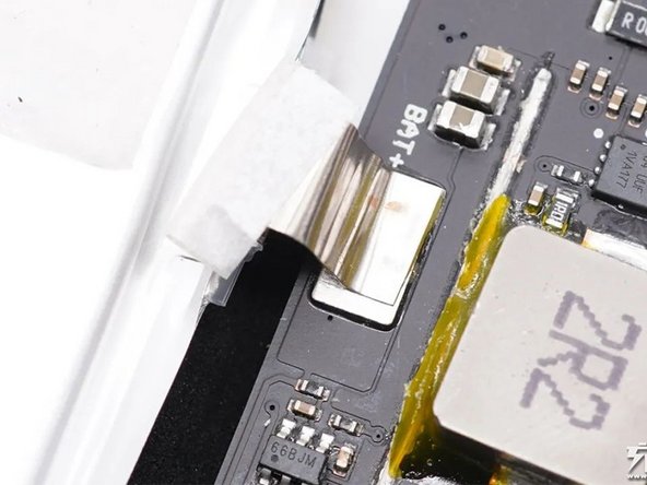 SAMSUNG 10000mAh 25W PD charger Power bank Teardown, Check the Electronic Components: 步骤 3 中的图像 3，3