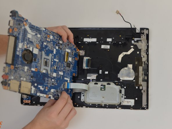Sony Vaio SVE151G11L Motherboard Replacement: crwdns2935265:013crwdnd2935265:02crwdnd2935265:02crwdne2935265:0