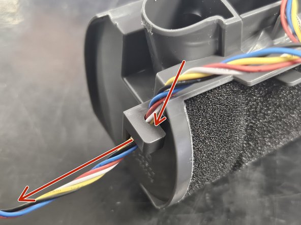 Dreame T30: Teardown, Remove the display's cable from the housing: crwdns2935265:012crwdnd2935265:02crwdnd2935265:02crwdne2935265:0