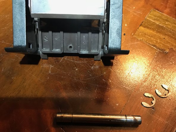 Brewgroup Disassembly, Lower Shaft and snap rings: crwdns2935265:034crwdnd2935265:03crwdnd2935265:03crwdne2935265:0
