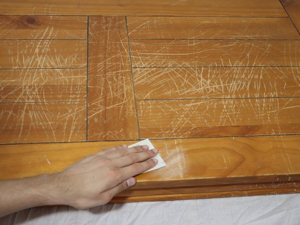 How to Refinish a Scratched Wood Table: crwdns2935265:03crwdnd2935265:02crwdnd2935265:03crwdne2935265:0