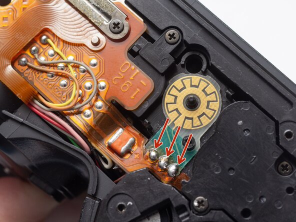 Pentax PZ-1p Sprocket Counter PCB Replacement, Remove sprocket counter PCB: crwdns2935265:05crwdnd2935265:01crwdnd2935265:01crwdne2935265:0