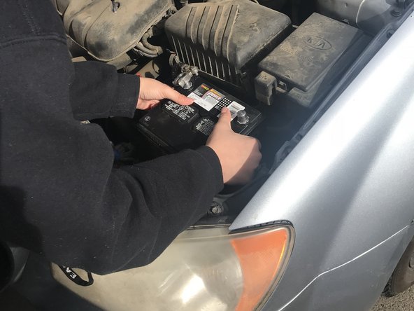2006 Kia Spectra Battery Replacement: crwdns2935265:06crwdnd2935265:03crwdnd2935265:03crwdne2935265:0