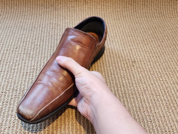 Removing Leather Shoe Creases with a Blow Dryer: step 4, image 3 of 3