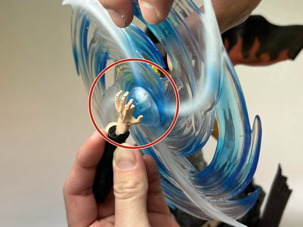 How to Repair a Damaged Action Figure: crwdns2935265:03crwdnd2935265:02crwdnd2935265:02crwdne2935265:0