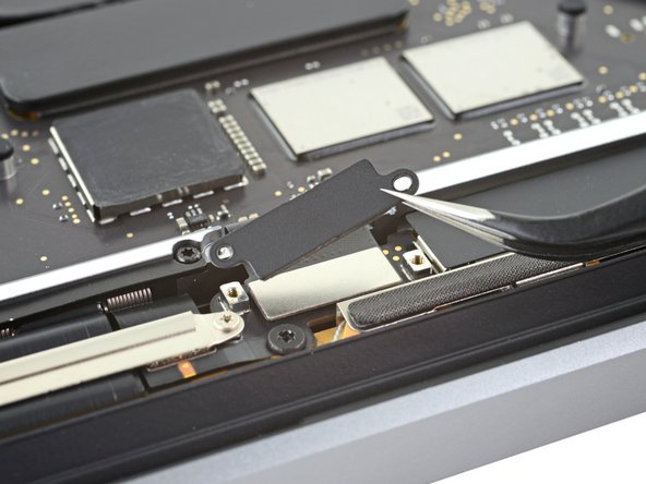 MacBook Pro 13" Two Thunderbolt Ports Late 2020 Display Assembly Replacement: crwdns2935265:018crwdnd2935265:02crwdnd2935265:02crwdne2935265:0