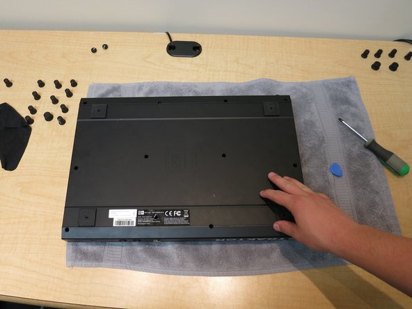 Native Instruments Traktor Kontrol S2 MK1: Disassembly and Jog Wheel Replacement: crwdns2935265:05crwdnd2935265:03crwdnd2935265:03crwdne2935265:0