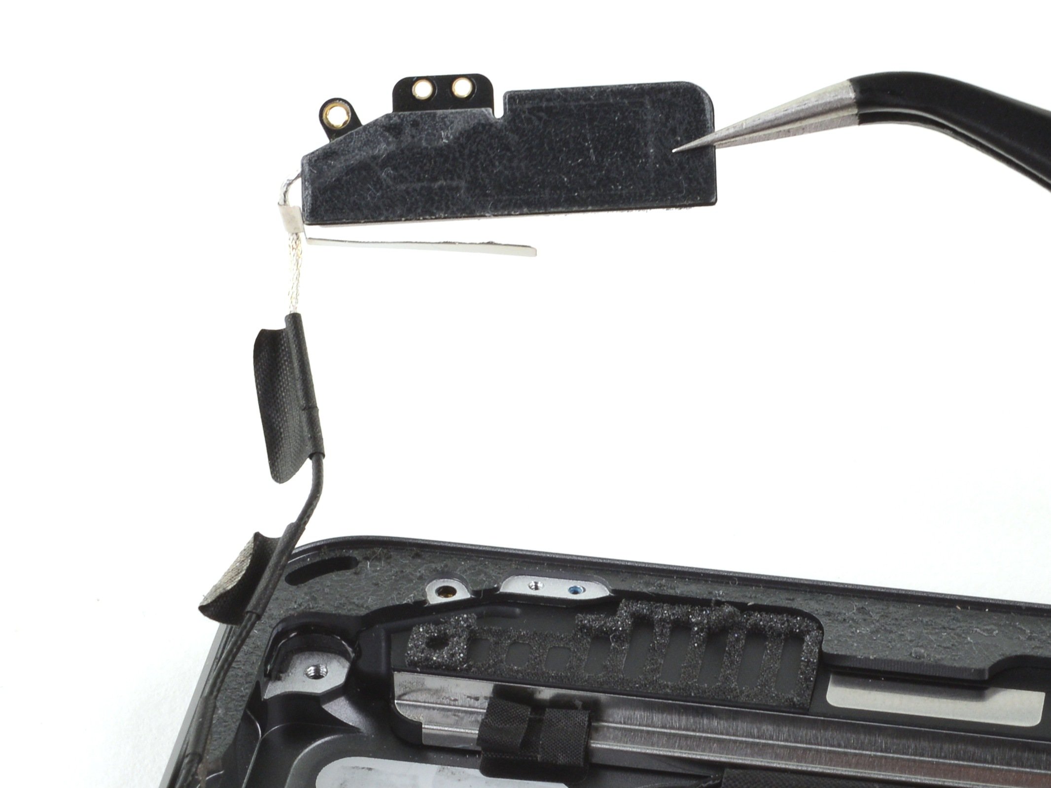 laurel, ms repair nearby iPad 7 Right Bluetooth and Wi-Fi Antenna Replacement