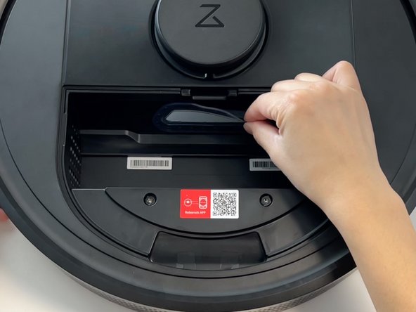 Roborock Q5 Main Brush Housing Replacement: crwdns2935265:09crwdnd2935265:03crwdnd2935265:03crwdne2935265:0