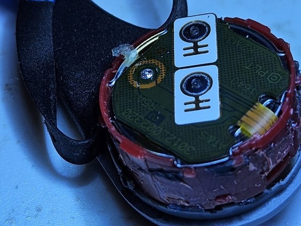 Plantronics Backbeat Fit Battery Replacement, Battery Pack Separation: crwdns2935265:06crwdnd2935265:02crwdnd2935265:03crwdne2935265:0