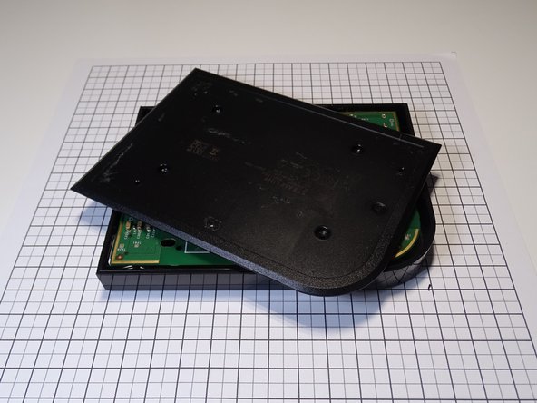 Steam Link Disassembly, Opening the lid: step 4, image 2 of 2
