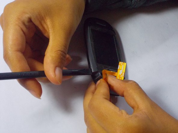 LG VX8300 Screen Housing Replacement: crwdns2935265:011crwdnd2935265:02crwdnd2935265:02crwdne2935265:0