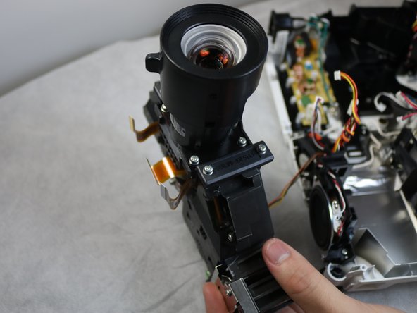 Epson VS240 Lens Replacement: crwdns2935265:013crwdnd2935265:02crwdnd2935265:02crwdne2935265:0