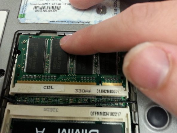 Dell Latitude D600 RAM (Main Memory) Replacement: step 7, image 3 of 3