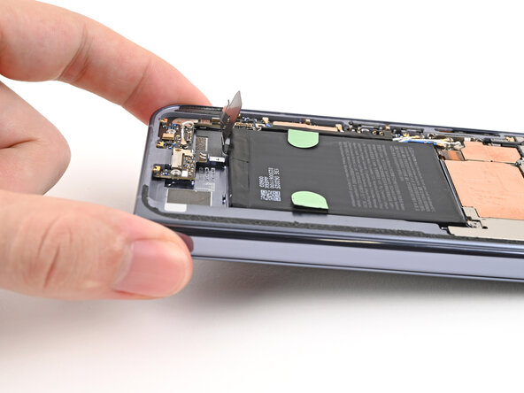 Google Pixel 10 Pro Fold Flip and Base Battery Replacement: step 25, image 2 of 2